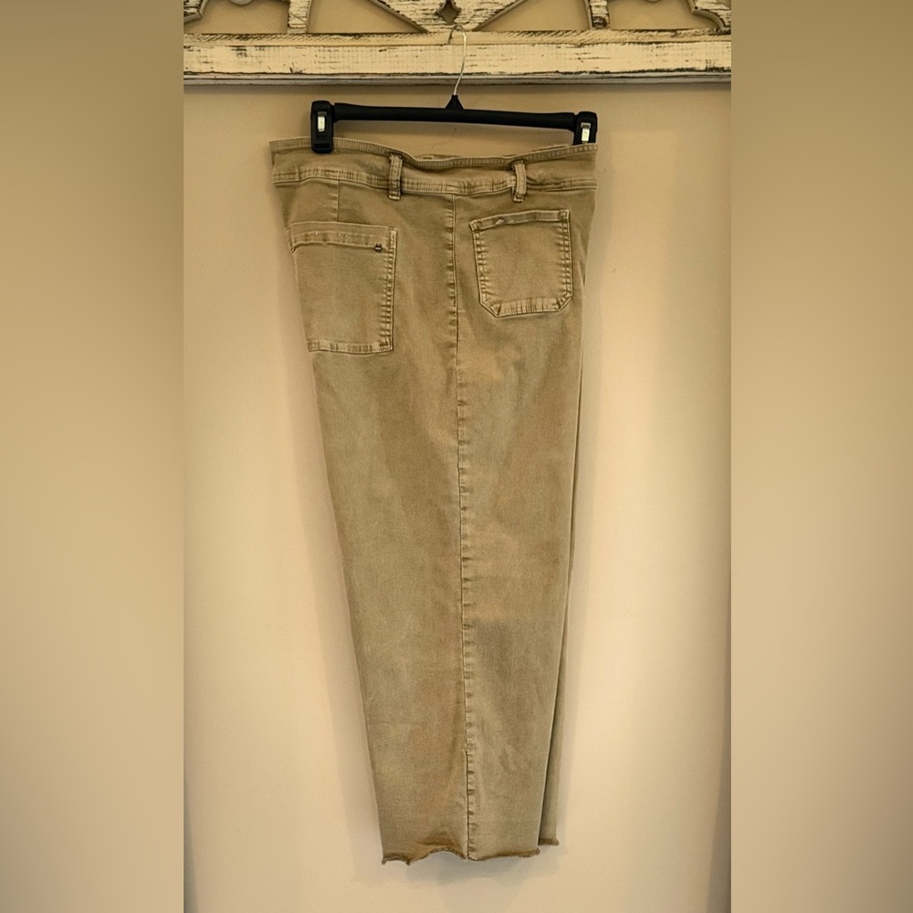 Olive Wide Leg, Ankle Length, High-Waisted Pants